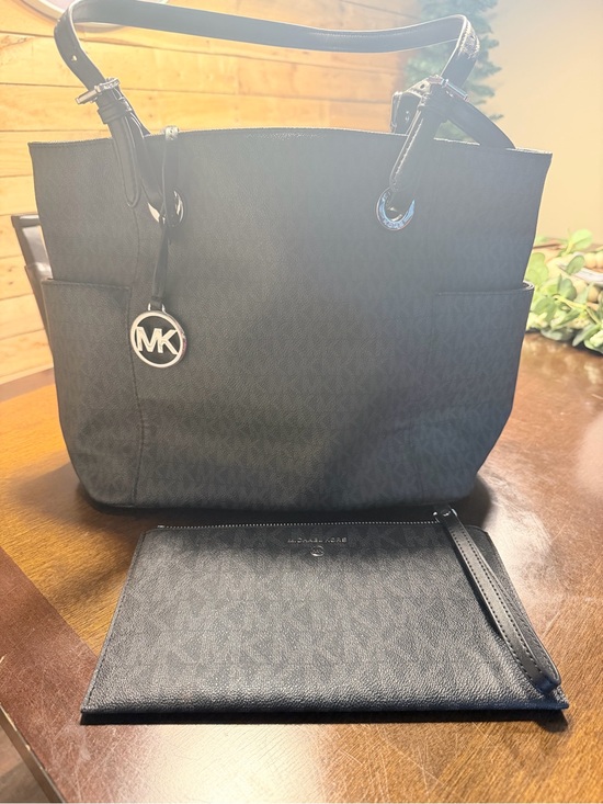 Michael Kors Handbags - Michael Kors Black Jet Set Signature Tote with Wristlet